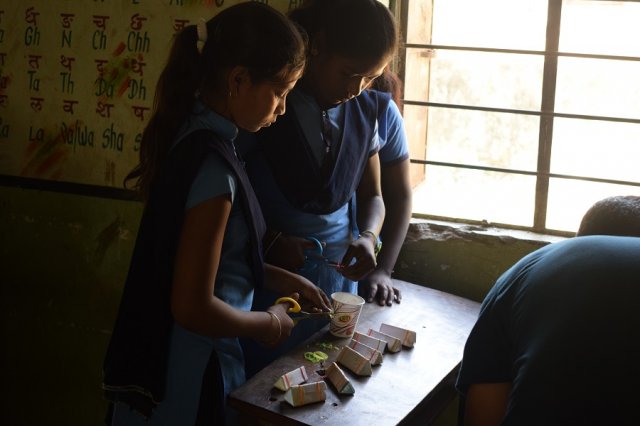 Volunteers preparing the kaleidoscope before the session.