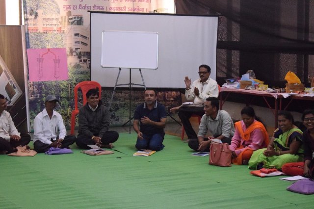 Kartik introducing Sawaliram to the teachers.